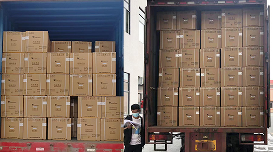 集裝箱裝柜進行時！金環(huán)電器客戶迷你洗衣機順利發(fā)貨！