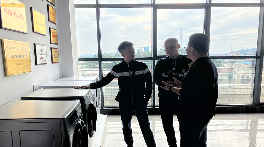 廣交會(huì)熱度延續(xù)，金環(huán)電器再迎考察團(tuán)