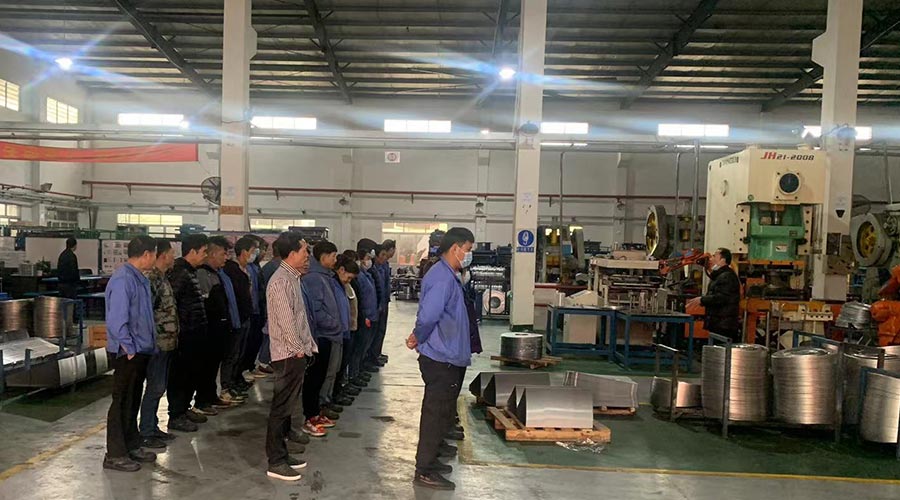 意氣奮發(fā)！金環(huán)電器沖壓車間組織人員開展例行早會