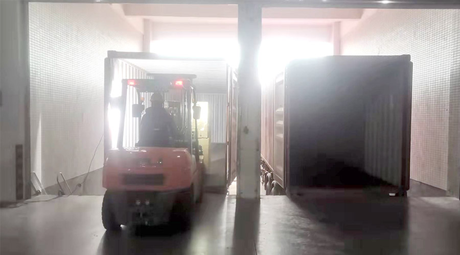 齊心協(xié)力為客戶！春節(jié)期間金環(huán)電器人員加班加點發(fā)貨